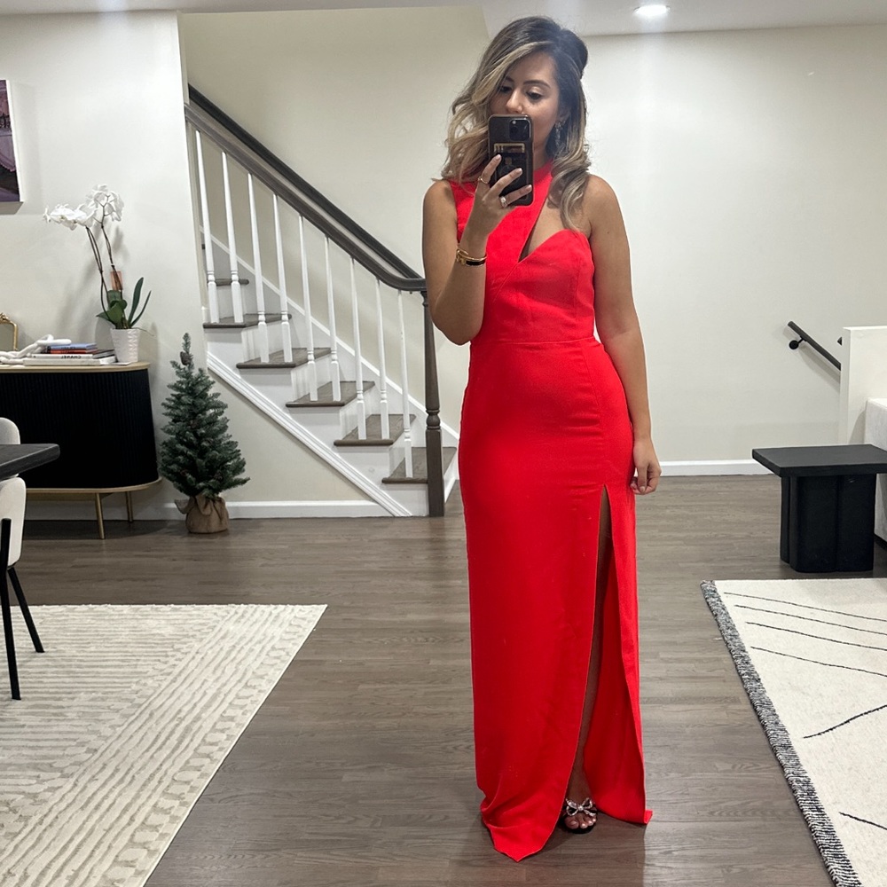 x REVOLVE Gilda Gown
Amanda Uprichard

Color: Crimson
Size: S